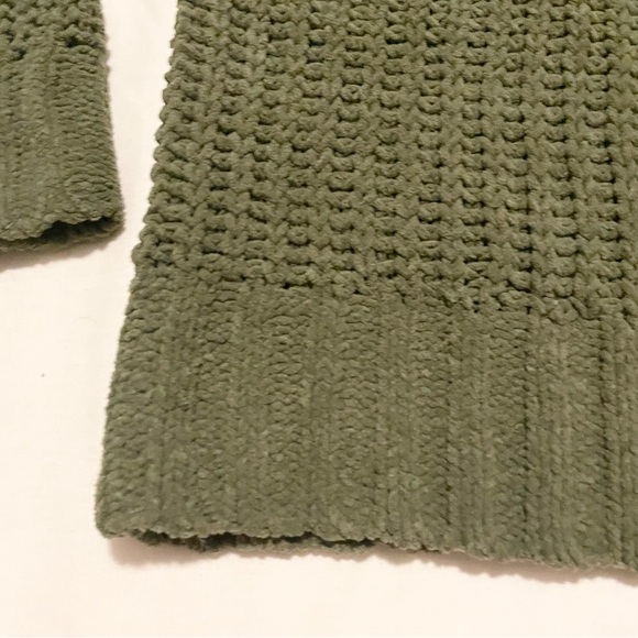 Hollister Green Turtleneck Sweater Women’s Size XS - Picture 6 of 15